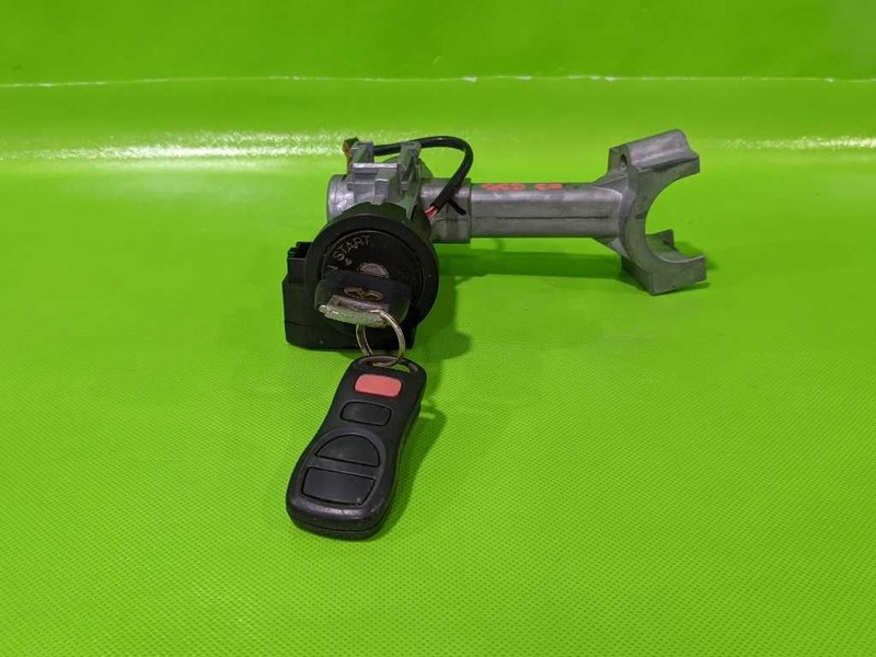 03 04 INFINITI G35 IGNITION SWITCH CYLINDER HOUSING W/KEY OEM 4421-6