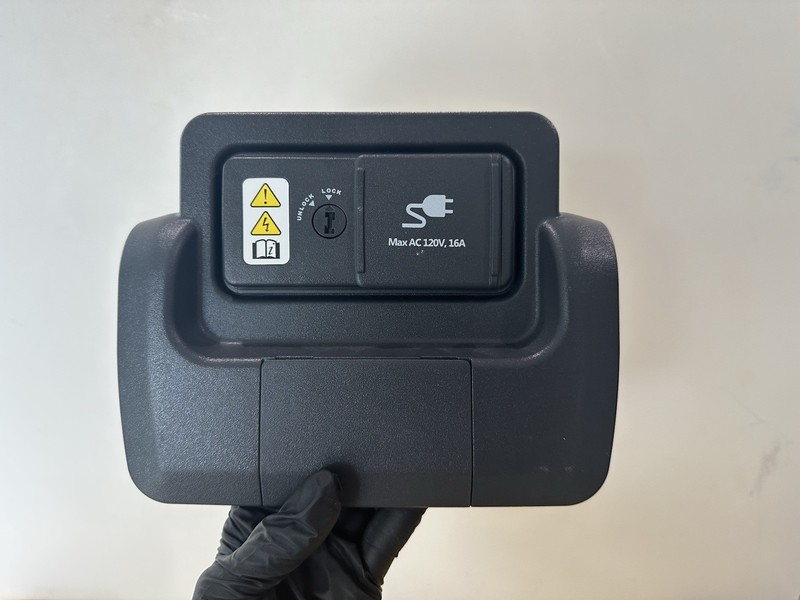 2022-2024 HYUNDAI IONIQ 5LOCKING POWER OUTLET MAX ACSOCKET GI951AB110 OEM