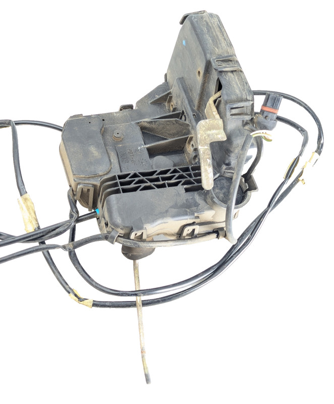 01-07 Mercede W203 C320 Front Right Door Lock Latch Actuator 2037202035