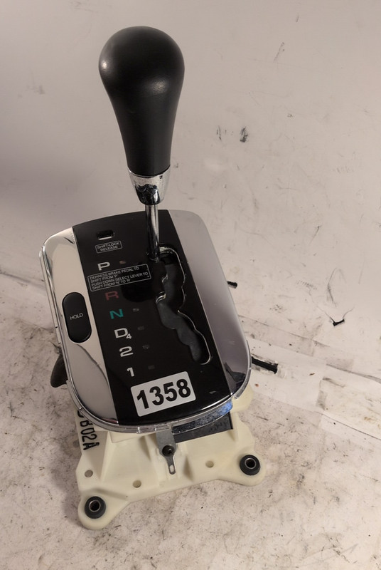 2004-2006 CHEVY AVEOAutomatic Trans Floor Gear Shifter Assembly OEM