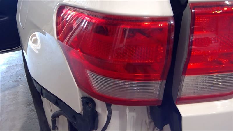 GRANDCHER 2011 Tail Light 3318413