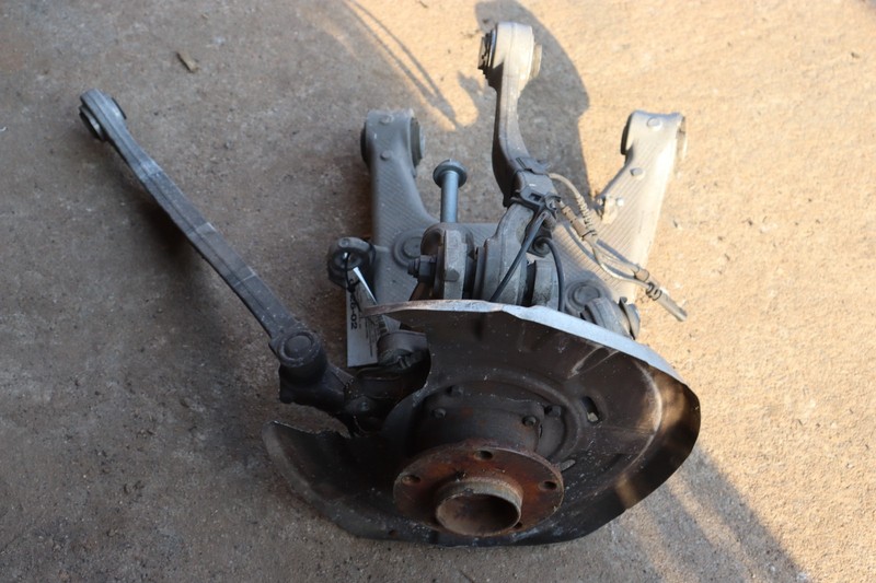 2011-2016 BMW 535I RWD F10 REAR RIGHT SPINDLE KNUCKLE HUB W/ CONTROL ARMS OEM