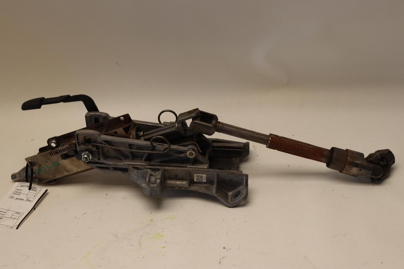 2013-2014 FORD FOCUS HATCHBACK STEERING COLUMN W/ MANUAL ADJUST & TELESCOPIC OEM