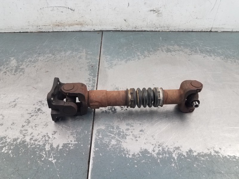 2004 Jeep Wrangler TJ Rubicon 4x4 Rear Driveshaft for Dana 44 Axle #1660 B1