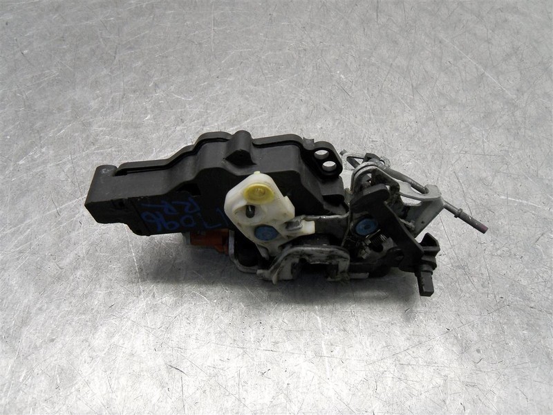 2003-2009 LINCOLN NAVIGATOR PASSENGER REAR DOOR LOCK ACTUATOR ASSEMBLY OEM