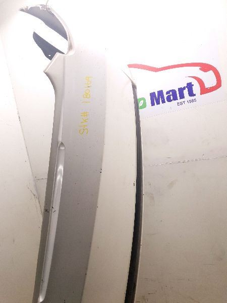 00 01 02 03 04 05 TOYOTA CELICA GT REAR BUMPER ASSEMBLY WHITE-040 SCRATCHES