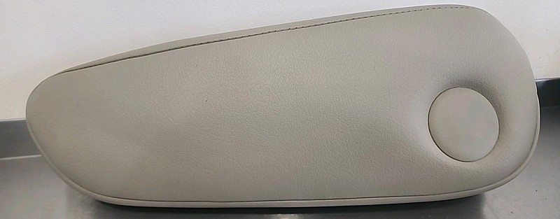 12 - 20 Totoya Sienna 2 Row Left Rear Outer Armrest Gray Leather See Images RH