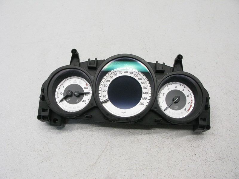 14-15 MERCEDES W204 C300 C250 C350 INSTRUMENT CLUSTER SPEEDOMETER OEM 101223