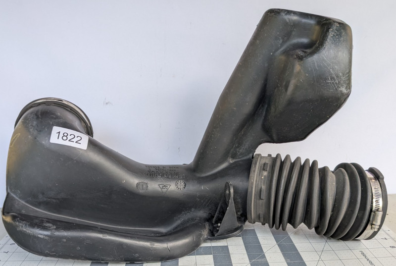 1999-2007 Chevy GMC Cadillac 4.8L 5.3L Engine Air Cleaner Duct Tube