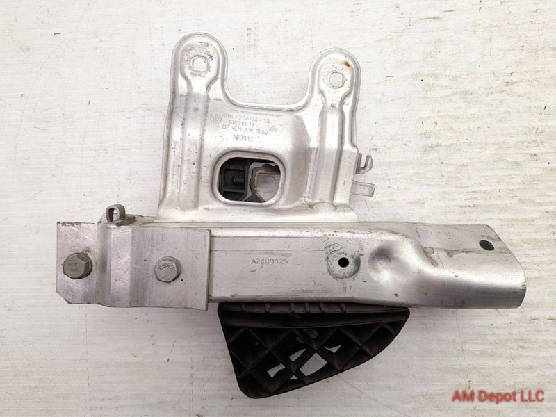 2013 BMW 320i 328i 335i 340i 330i F30 F31 Front Right Lower Deformation Element