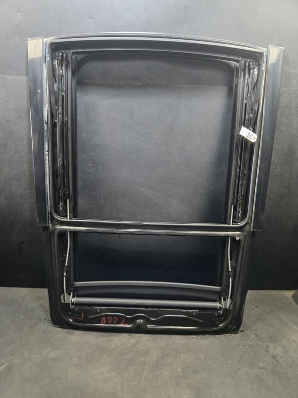 Sunroof Track Frame w/ Roller Shade 2018 Range Rover Velar LR093970 2019 - 2022