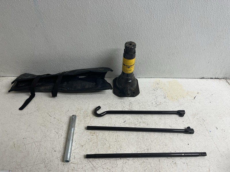 2007-2014 Toyota FJ Cruiser Jack & Tool Kit Bottle Lug Tire Iron Wrench Oem