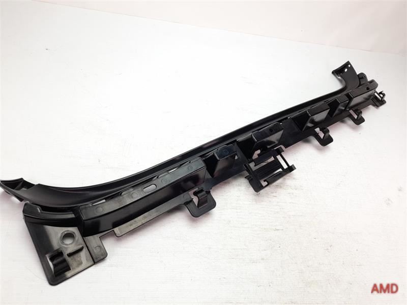 2011 BMW 335i 335xi 328xi 328i E90 Sedan Rear Bumper Cover Center Guide Bracket