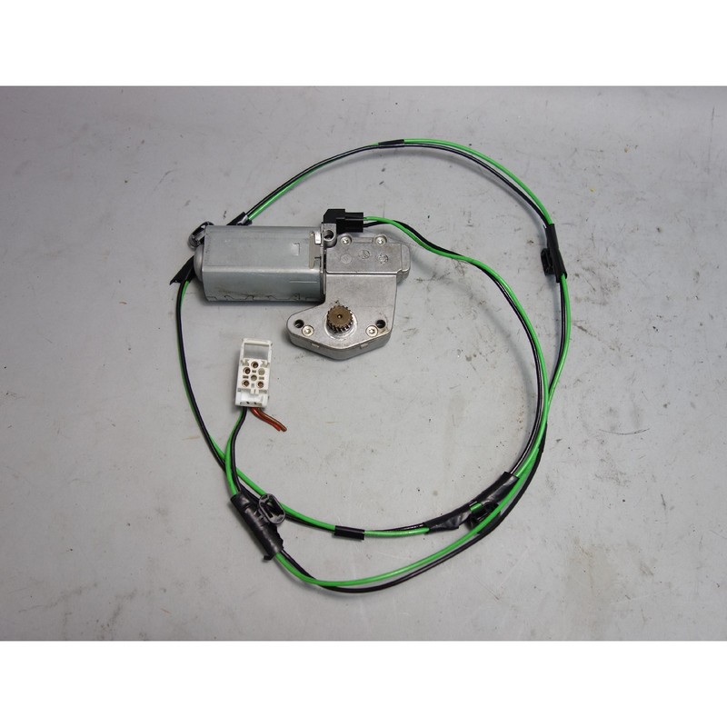 Damaged 1999-2002 BMW Z3 Coupe Drive Motor for Tilting Sunroof Moonroof OEM