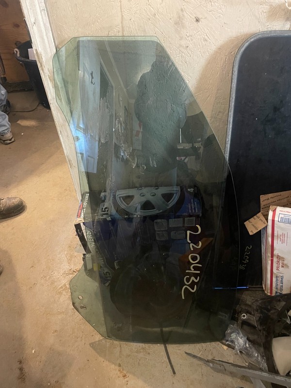 04-10 VOLKSWAGEN BEETLE CONVERTIBLE LH FRONT DOOR GLASS WINDOW
