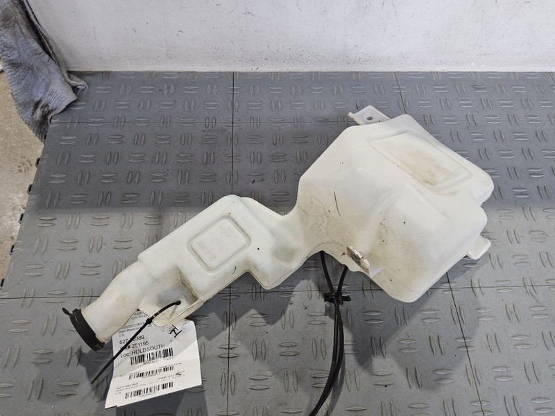 Wash Reservoir Fits 15-20 ESCALADE 3560371