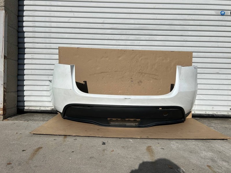 ✅22-24 Tesla Model Y Rear Bumper Cover White No Sensors 1493735-TX-A w/scratches