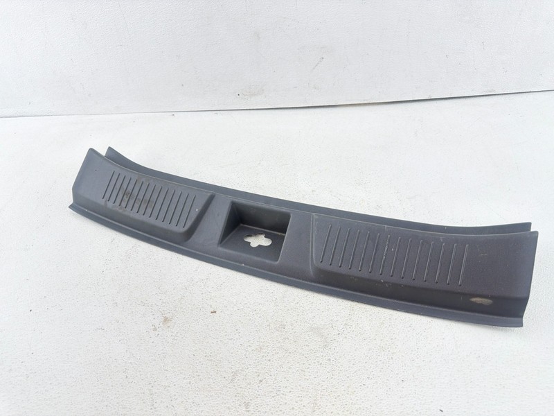 2024-2025 CHEVROLET TRAX TRUNK LATCH LOCK SILL SCUFF PLATE TRIM COVER OEM