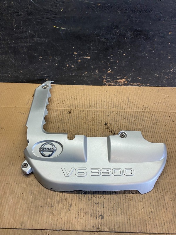 2001 to 2004 Nissan Pathfinder Engine Cover Ornament T6778 DG