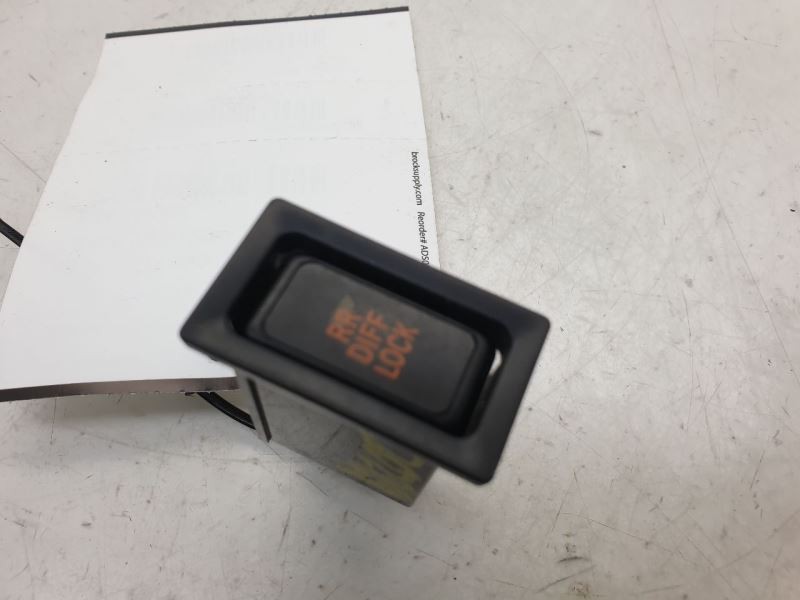 1999 TOYOTA TACOMA PRERUNNER RR DIFFERENTIAL LOCK SWITCH