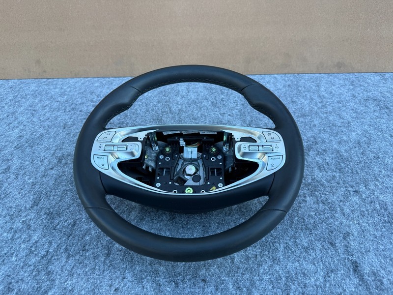 GENESIS GV80 2021-2024 OEM LEFT DRIVER WHEEL WITH SWITCHES ASSEMBLY (BLACK)