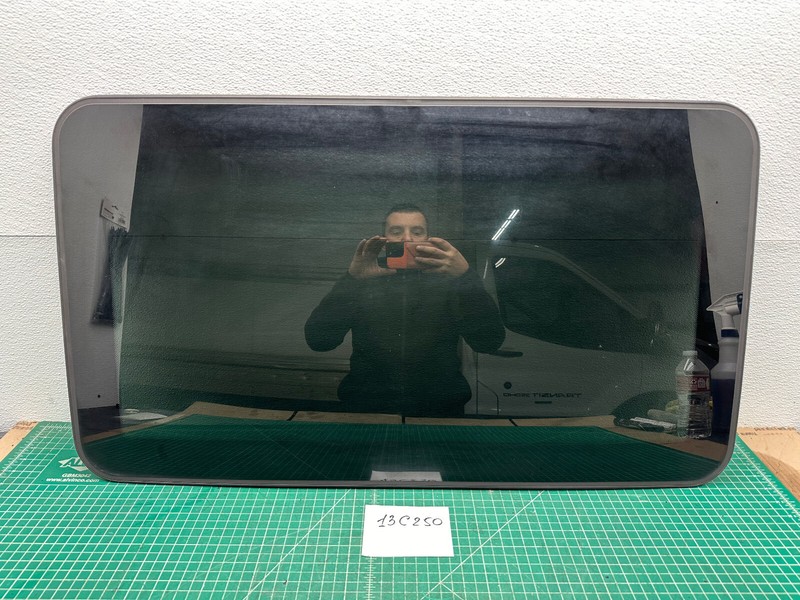 08-14 Mercedes C-class W204 SUNROOF SUN ROOF GLASS OEM A2047800021