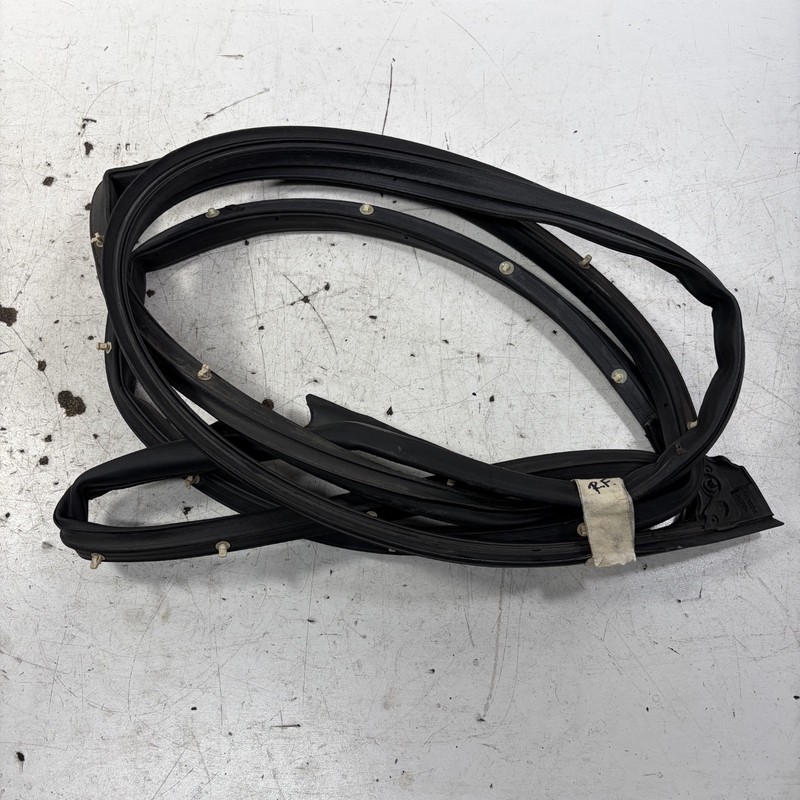 08-12 Honda Accord 4D Sedan Right Front Door Seal Weatherstrip 72310-TA5-A02 OEM