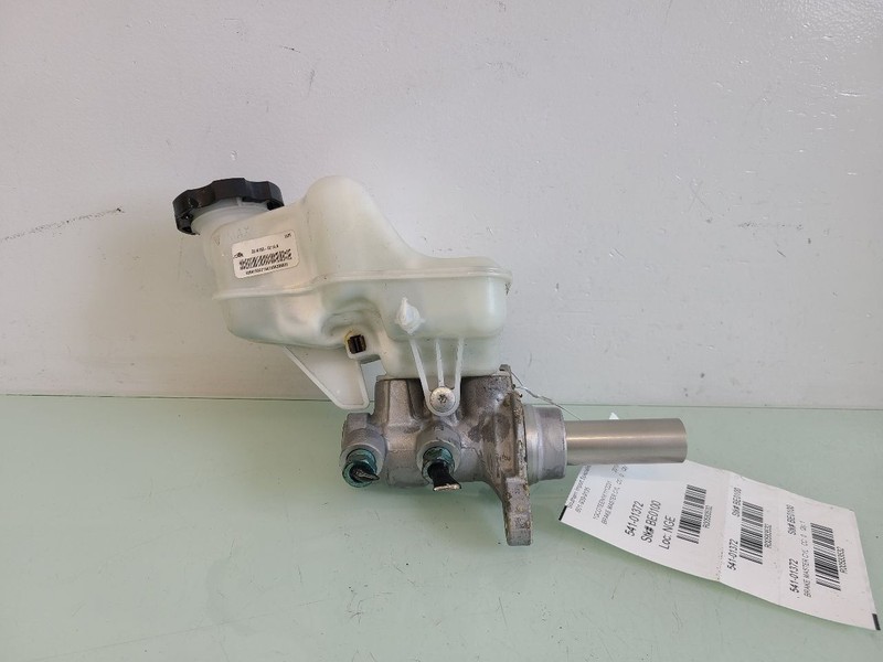 Brake Master Cylinder Fits 15-22 CANYON 583532