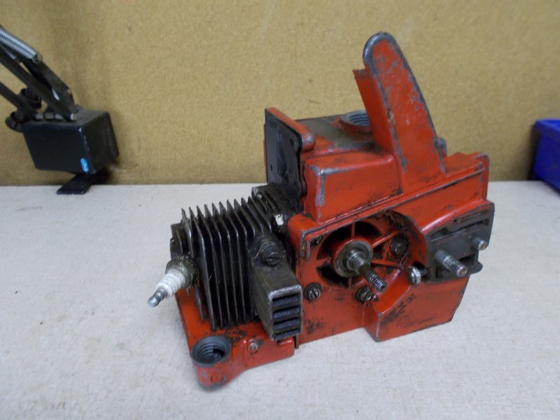 Chainsaw Motor 65054, Red Unknown Vintage Model *FREE SHIPPING*