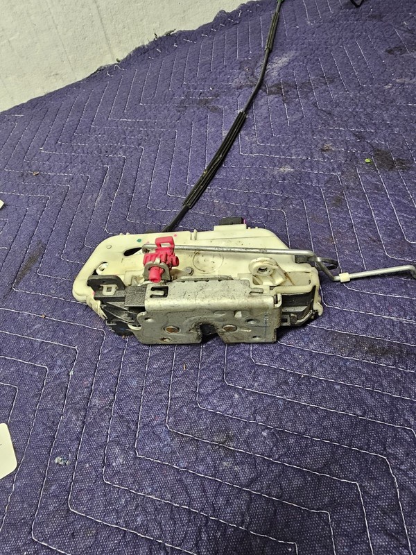 10-14 FORD MUSTANG GT DOOR LOCK ACTUATOR LH DRIVER SIDE OEM 8A5A-5421813-FA #222