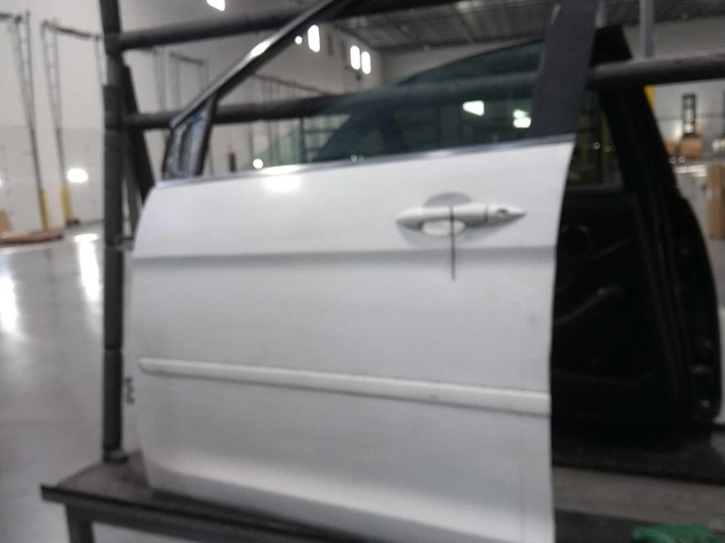 2006 Honda Odyssey Left Door White OEM Used 492997 129k Miles