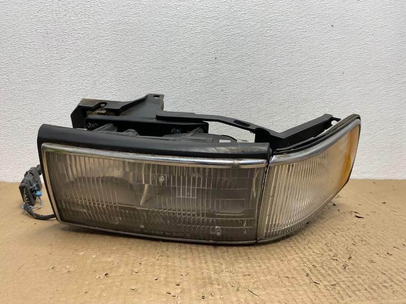 1994 1995 1996 Cadillac Deville Left Driver LH Headlight + Turn Signal AC4144 DW