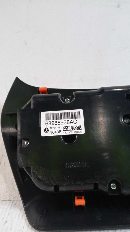 2019 Jeep Cherokee A/C Selector Switch OEM Grey 68285938AF 81K Miles