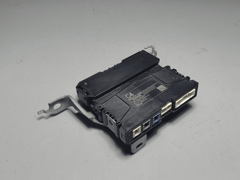 2018-2019 Toyota Camry Transceiver Telematics Mobile Phone Control Module OEM