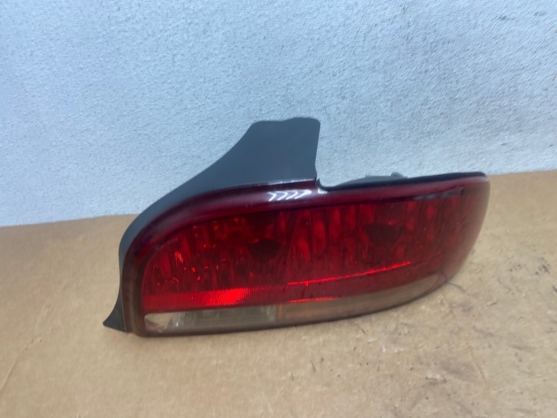 1998 - 2002 Oldsmobile Intrigue Right Passenger RH Side Tail Light OEM AD5255 LK