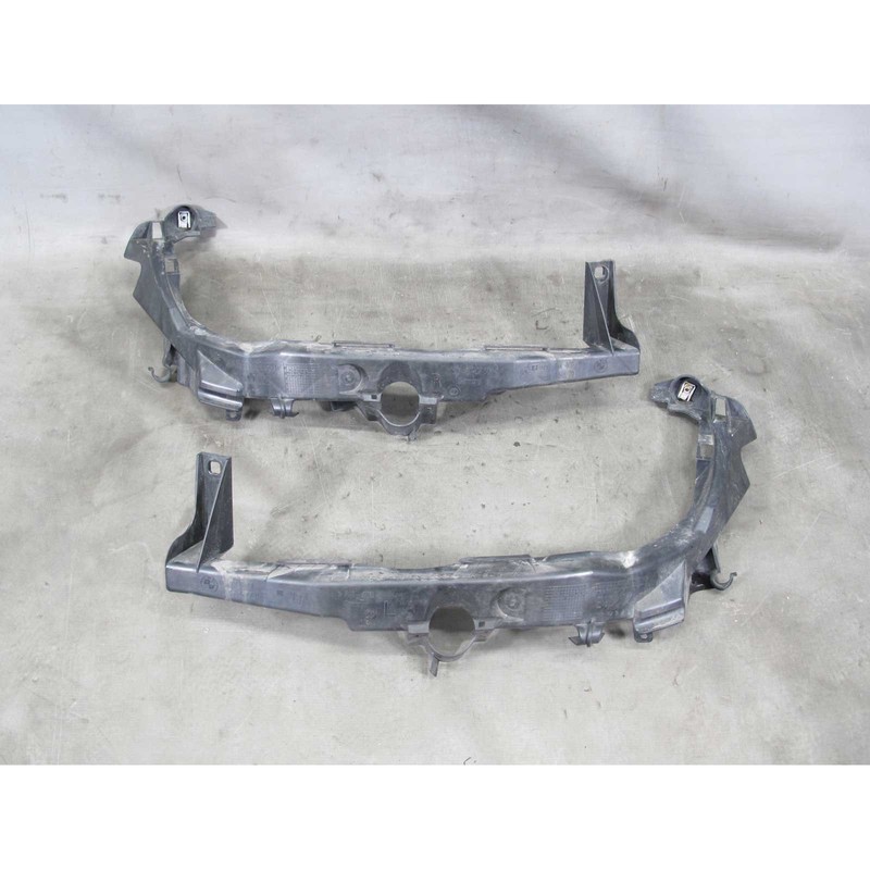 2009-2012 BMW E90 E91 3-Series 4dr Front Headlight Mounting Bracket Pair USED
