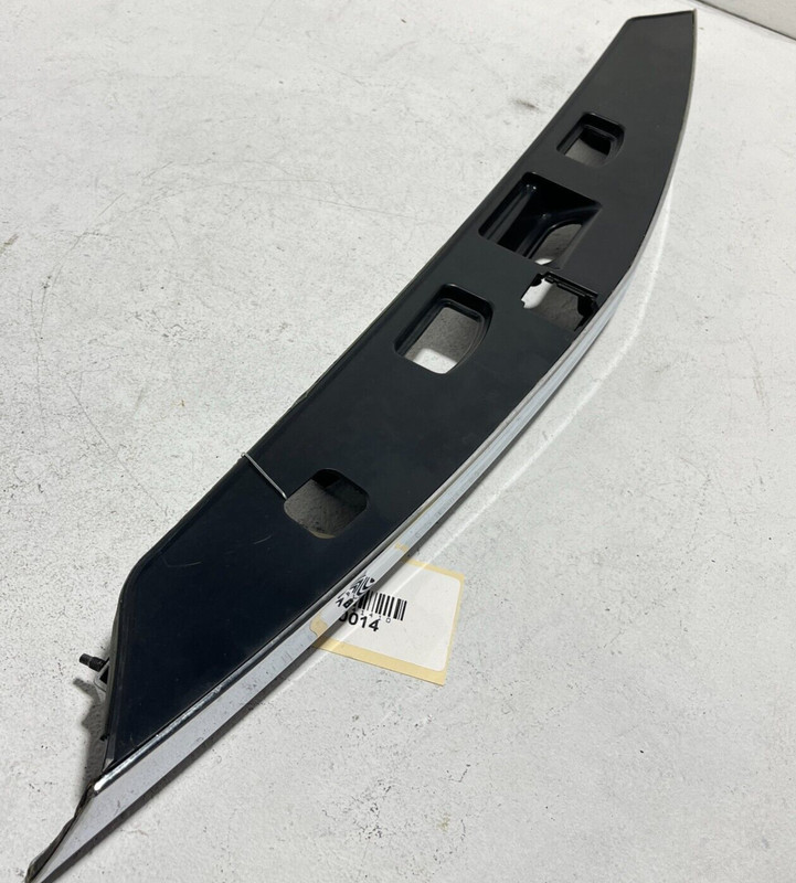 2014 - 2020 ACURA MDX REAR GARNISH LIFTGATE LICENSE PLATE LAMP MOLDING OEM
