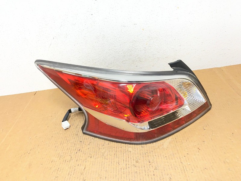 2013 2014 2015 Nissan Altima Left Driver LH Side Tail Light OEM AE1609 LK