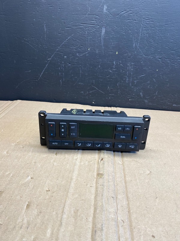 2003 to 2006 Lincoln Town Car OEM Climate Control Panel OEM ab8774 DG