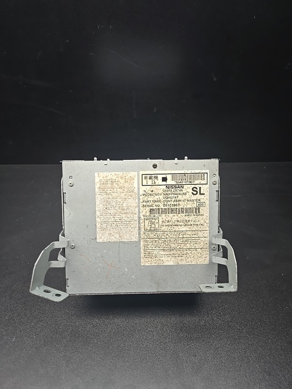 OEM INFINITI 11-12 M37 M56 QX56 AM FM RADIO CD PLAYER RECEIVER 25915-ZX74A