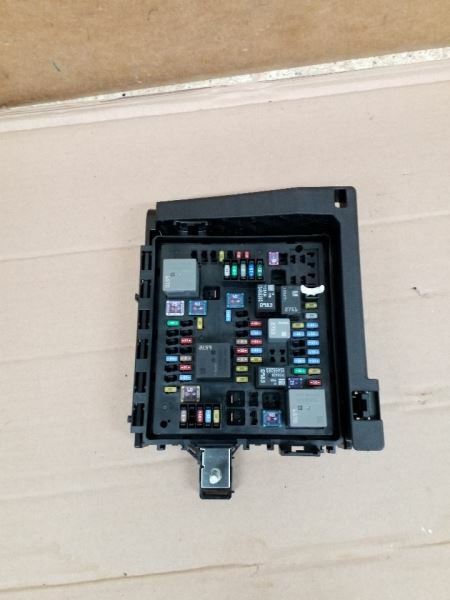 Fuse Box Engine Fits 17-18 XT5 243912