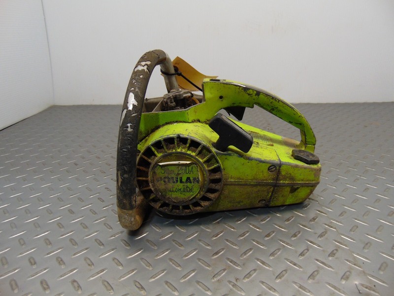 poulan super 250a Chainsaw *Parts only, does not run