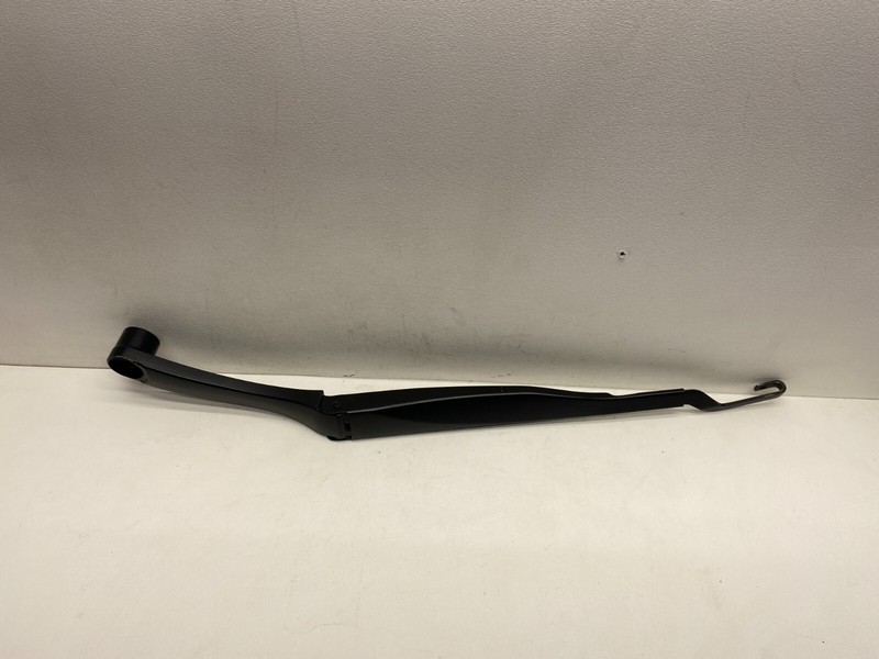 2016-2018 KIA OPTIMA LEFT FRONT WINDSHIELD WIPER ARM OEM