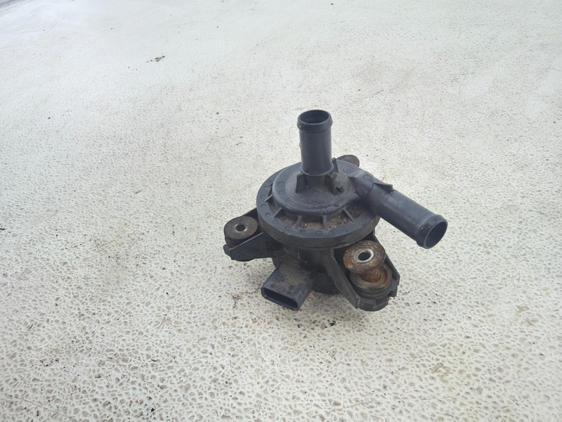 2010-2015 TOYOTA PRIUS INVERTER WATER COOLANT PUMP OEM G9040-52010