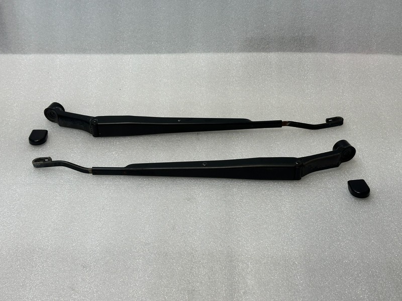 1996-02 TOYOTA 4RUNNER LEFT AND RIGHT FRONT WINDSHIELD WIPER ARM