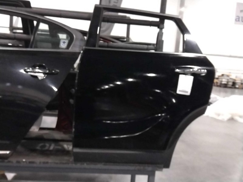 2018 KIA Sorento Left Door Black Used OEM 7975166 124K Miles