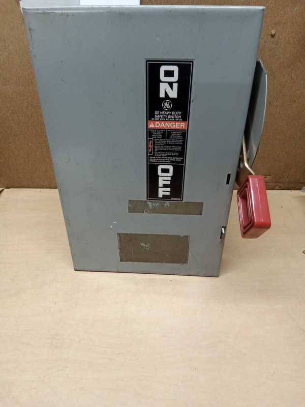 General Electric TH3361 Model 10 30Amp Safety Switch