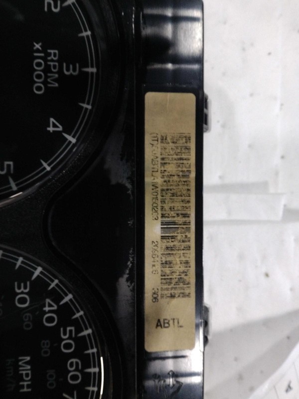 2011 GMC Sierra 1500 Speedometer Gauge Brown OEM 197724 188k Miles