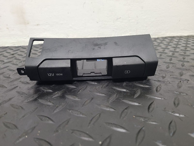 17-22 Kia Niro Floor Console Charge Port Trim Panel OEM 84632-Q4010