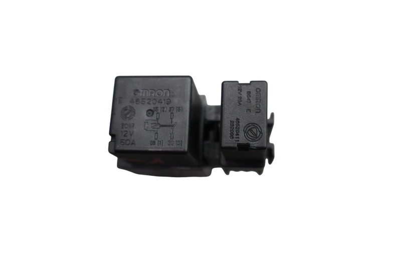 03-13 Maserati Quattroporte M139 Multifunction Fuse Relay Switch 46520411 OEM